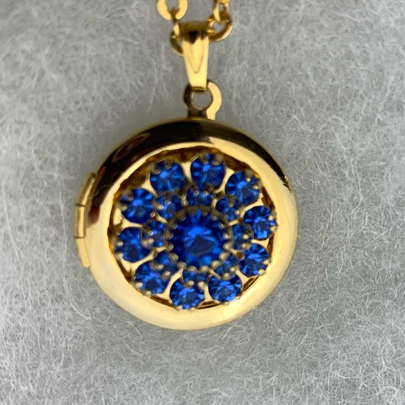 Gold tone locket w blue rhinestone, 19” chain - Picture 2 of 4